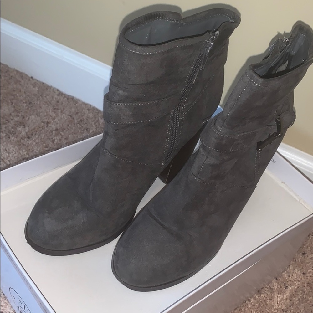 Grey Booties - Picture 4 of 5